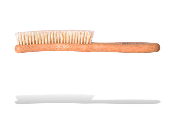 Valentino_Garemi_Table_Crums_Nap_Brush_Oiled_Beechwood_Curved_Contour_1517229f-47ba-4dfb-8a6c-9ced03f85924.png