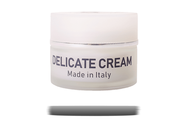 Valentino_Garemi_Delicate_Cream_Leather_Care_Made_in_Italy.png