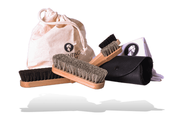 Valentino_Garemi_Shoe_Care_Kit_Shine_Travel_Genuine_Horse_Hair_Beechwood_cebe7e48-bc0b-46d9-9b1c-58a04f2743f0.png