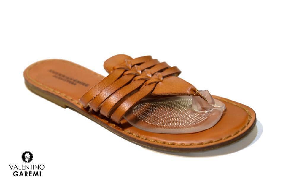 Sandals with toe protection outlet